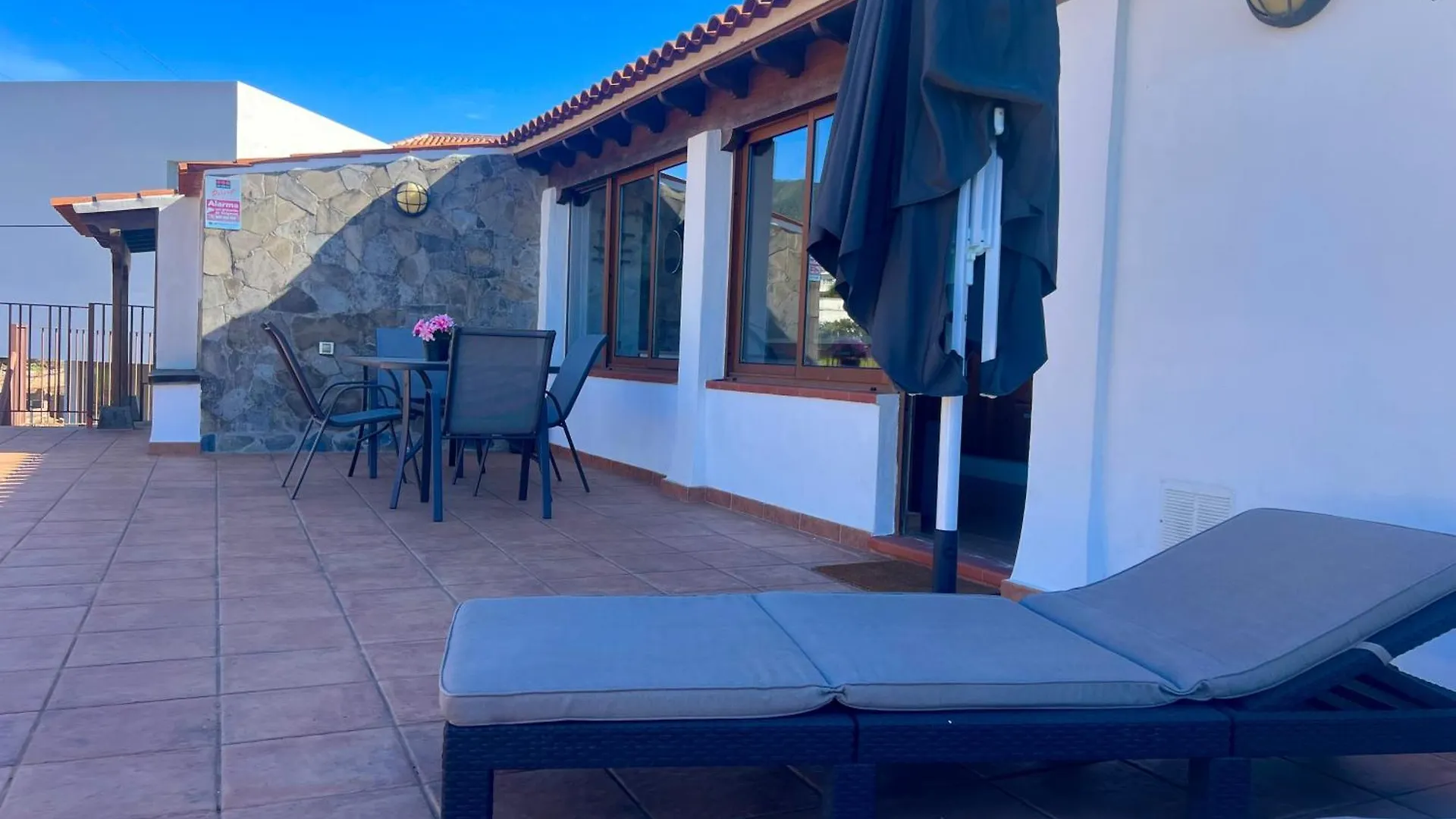 Villa Tegueste 0*,